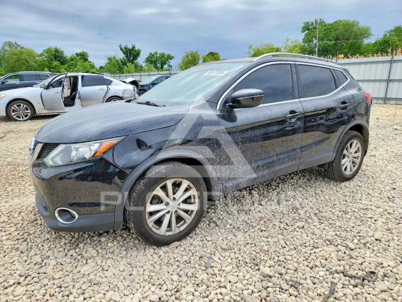 2017 Nissan ROGUE photo