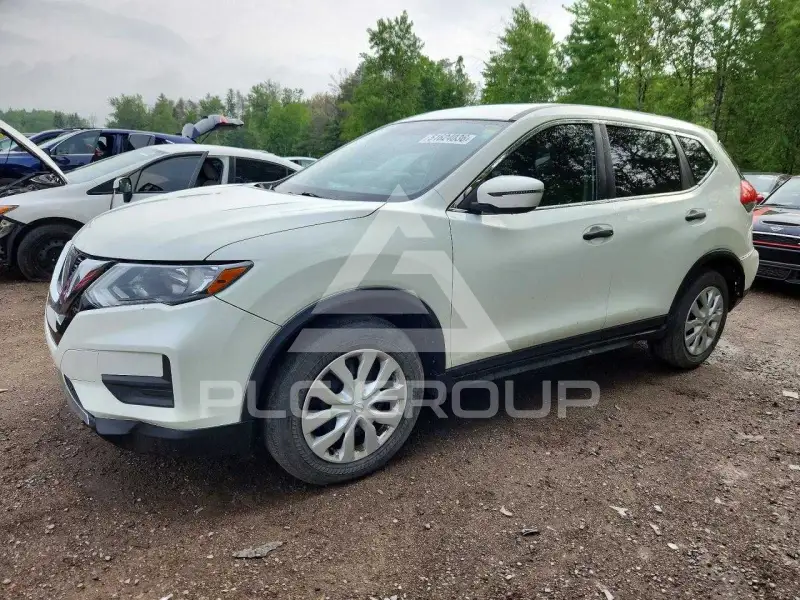 2017 Nissan ROGUE photo