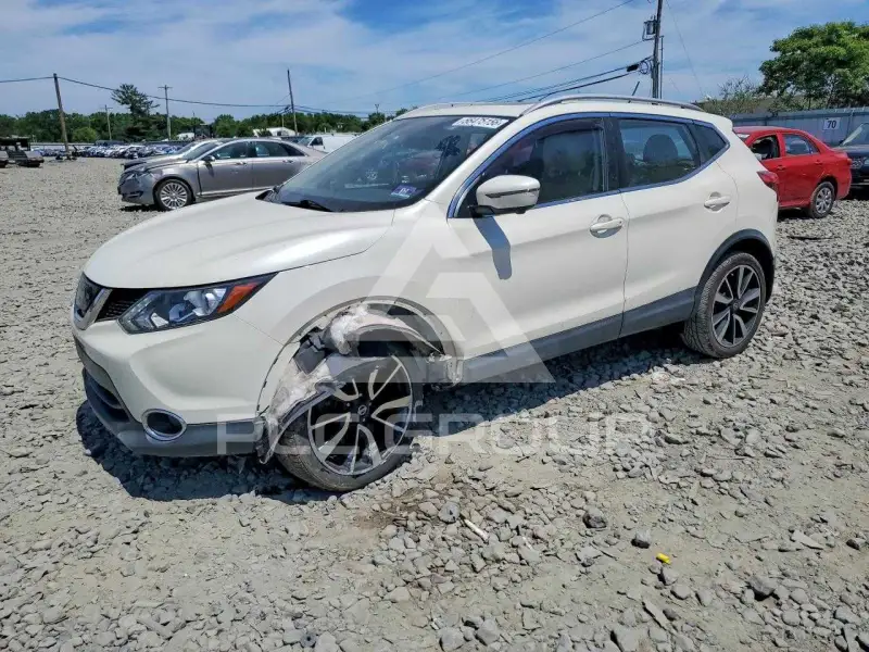 2017 Nissan ROGUE photo