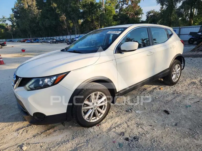 2017 Nissan ROGUE photo