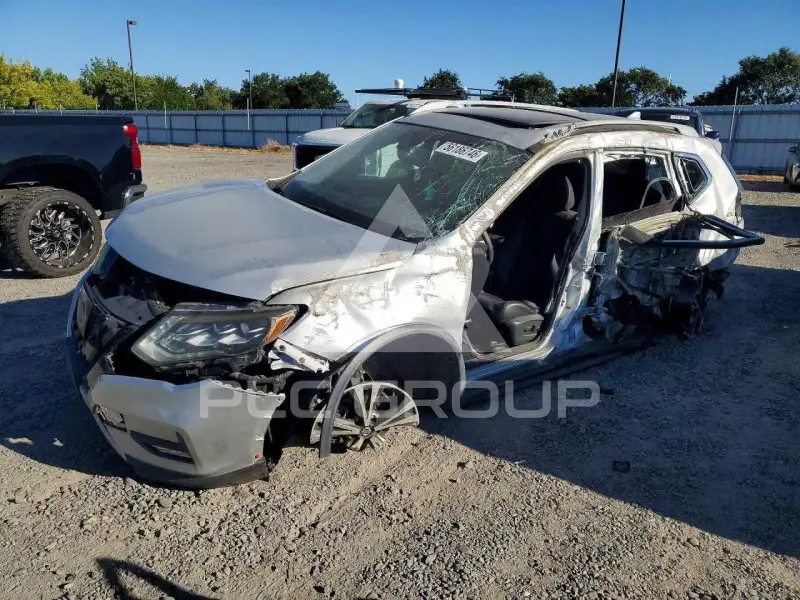 2017 Nissan ROGUE фото