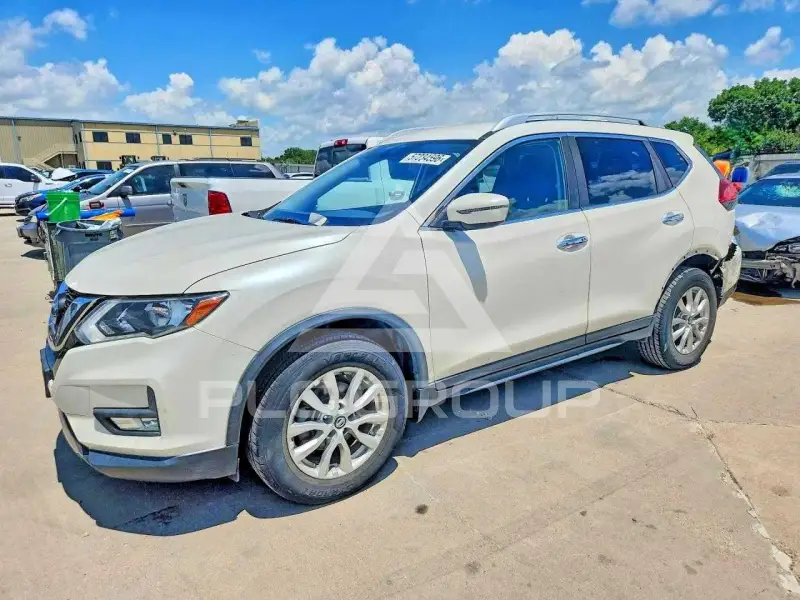 2017 Nissan ROGUE photo