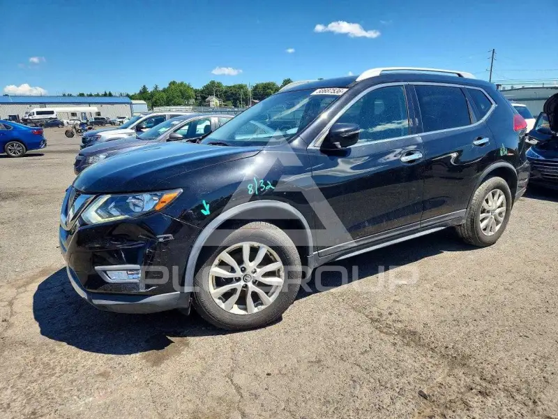2017 Nissan ROGUE photo