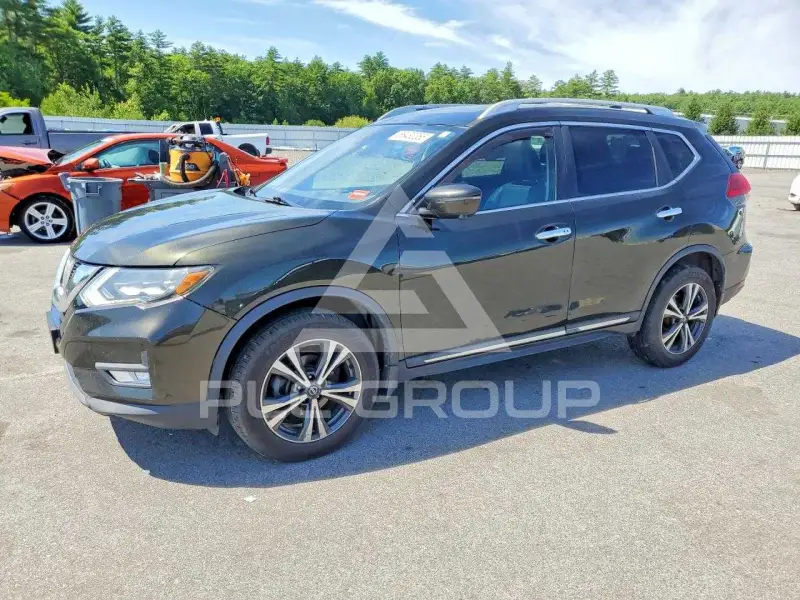 2017 Nissan ROGUE photo