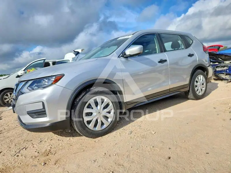 2017 Nissan ROGUE photo