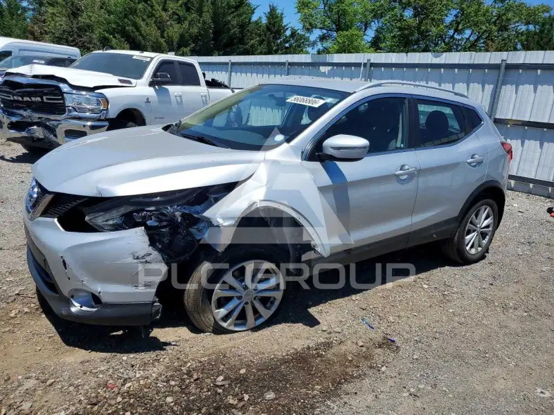 2017 Nissan ROGUE photo