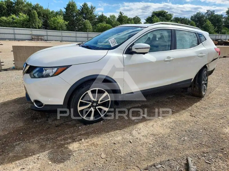 2017 Nissan ROGUE photo