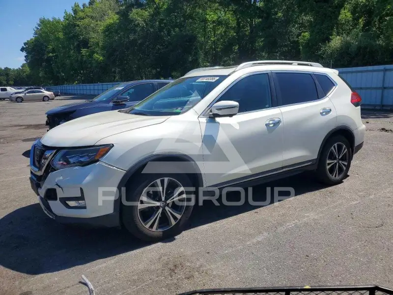 2017 Nissan ROGUE photo
