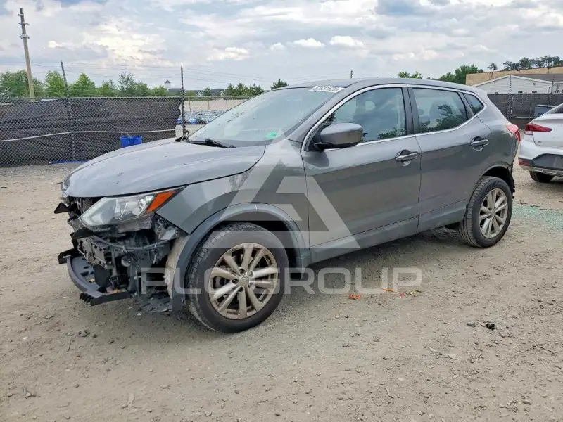 2017 Nissan ROGUE photo