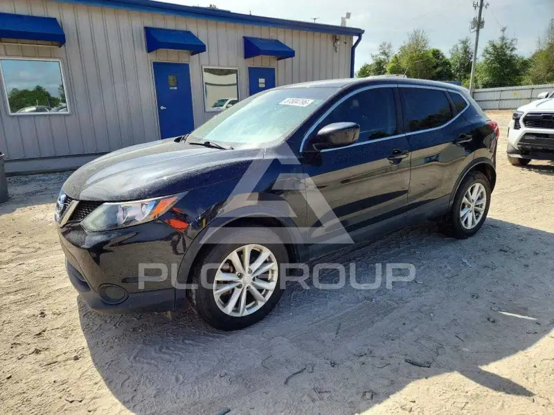 2017 Nissan ROGUE photo