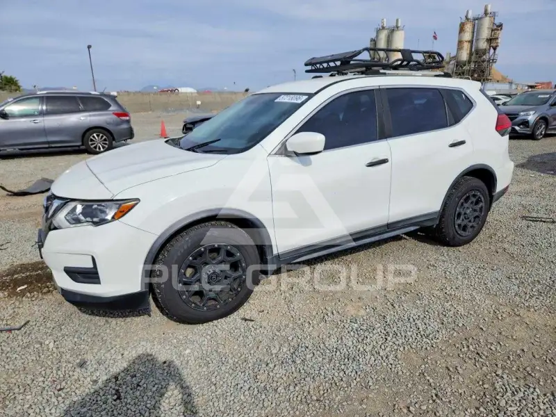 2017 Nissan ROGUE photo