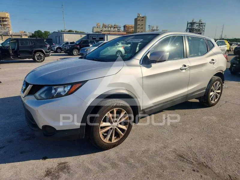 2017 Nissan ROGUE photo