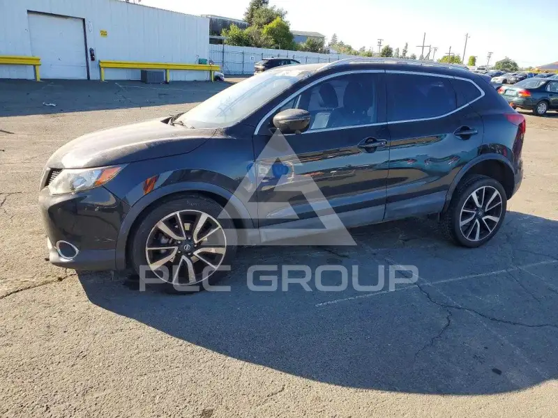 2017 Nissan ROGUE photo