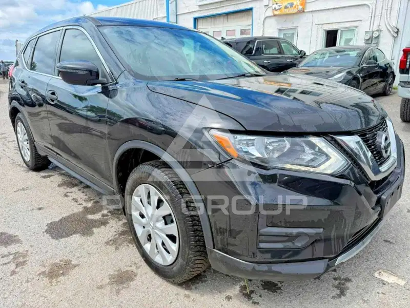 2017 Nissan ROGUE photo