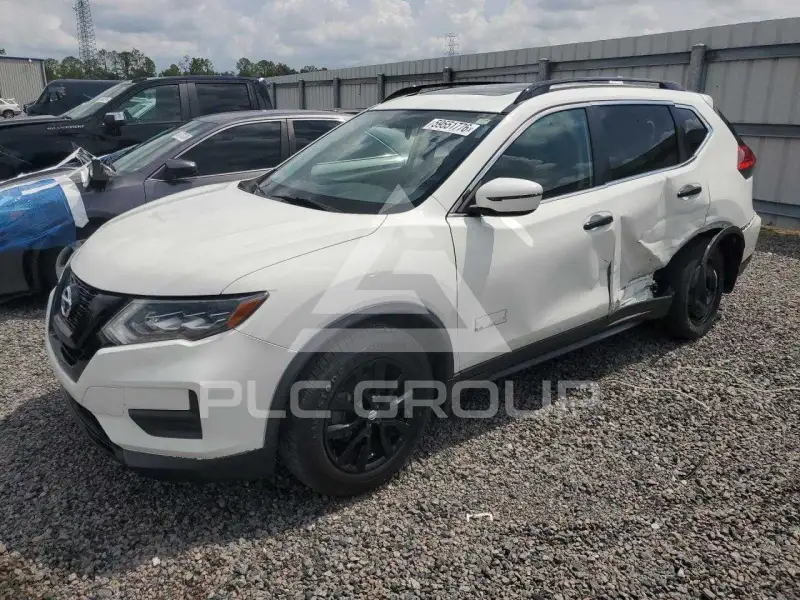 2017 Nissan ROGUE photo