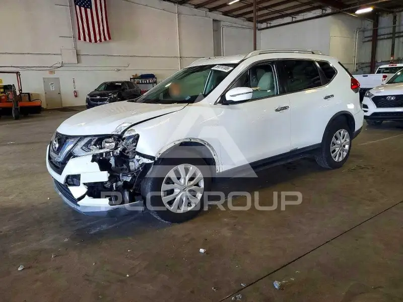 2017 Nissan ROGUE photo