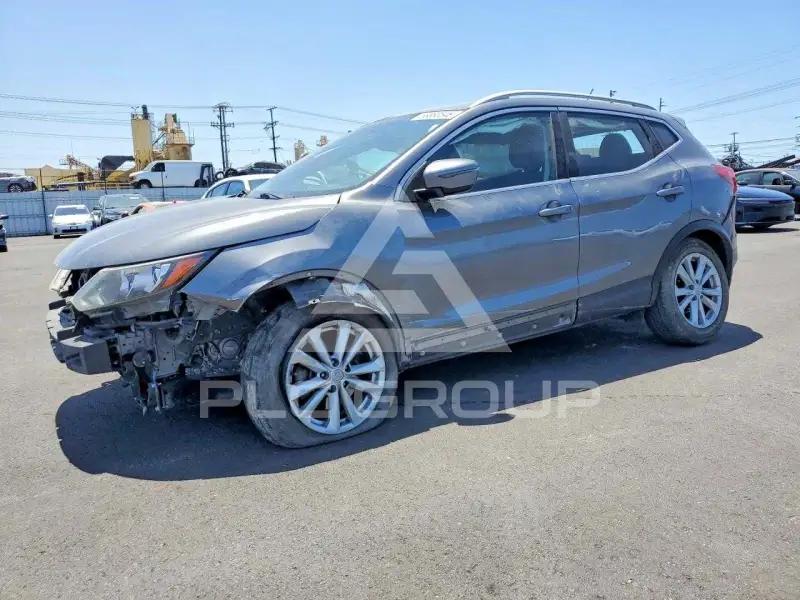 2017 Nissan ROGUE photo