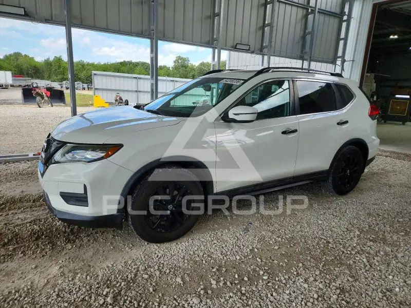 2017 Nissan ROGUE photo