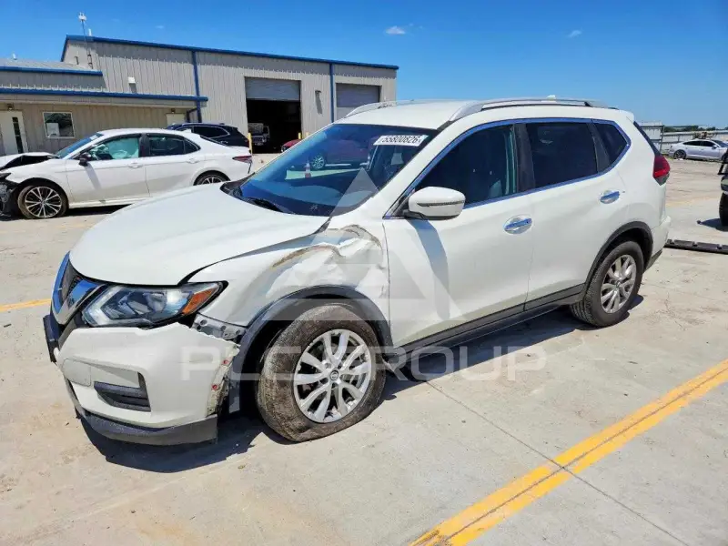 2017 Nissan ROGUE photo