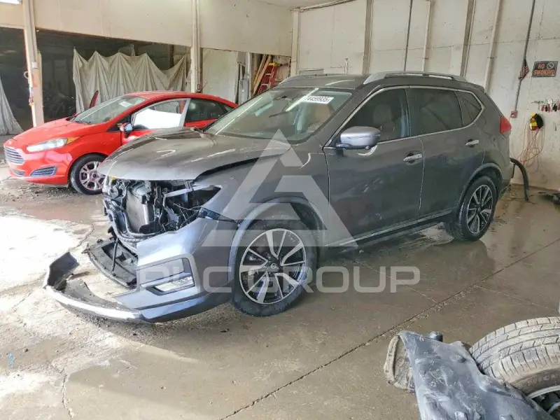 2017 Nissan ROGUE photo