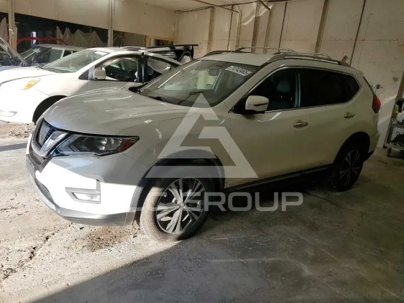 2017 Nissan ROGUE photo