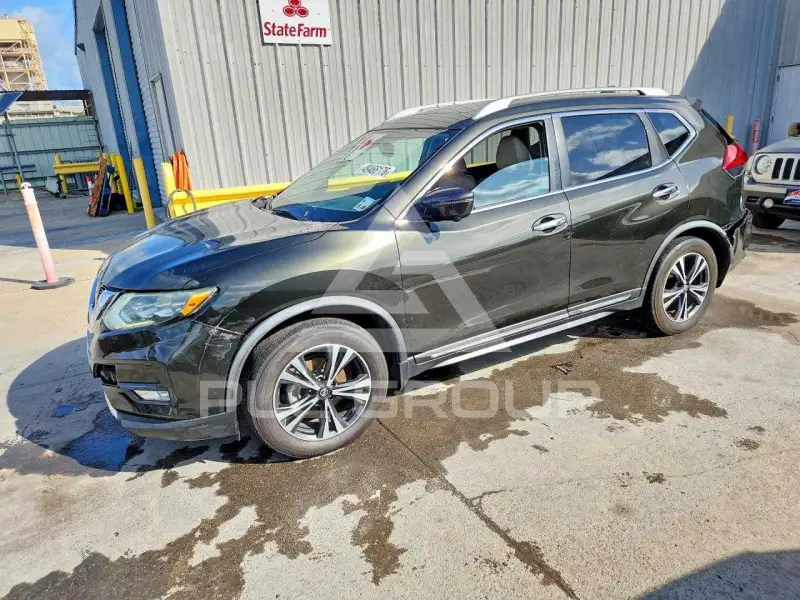 2017 Nissan ROGUE photo