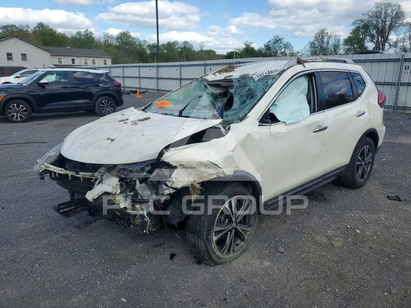 2017 Nissan ROGUE photo