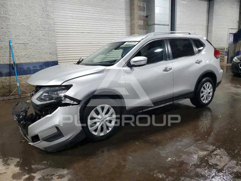 2017 Nissan ROGUE photo