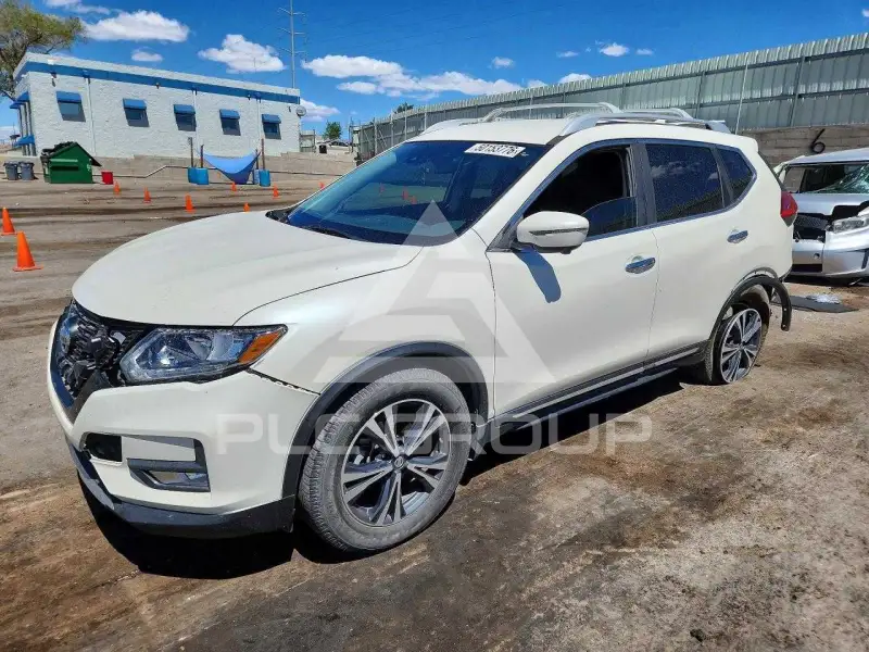 2017 Nissan ROGUE photo