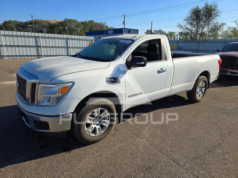 2017 Nissan TITAN фото