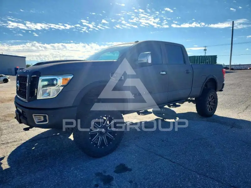 2017 Nissan TITAN photo
