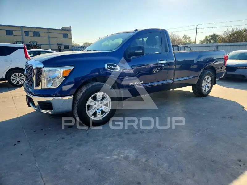 2017 Nissan TITAN фото