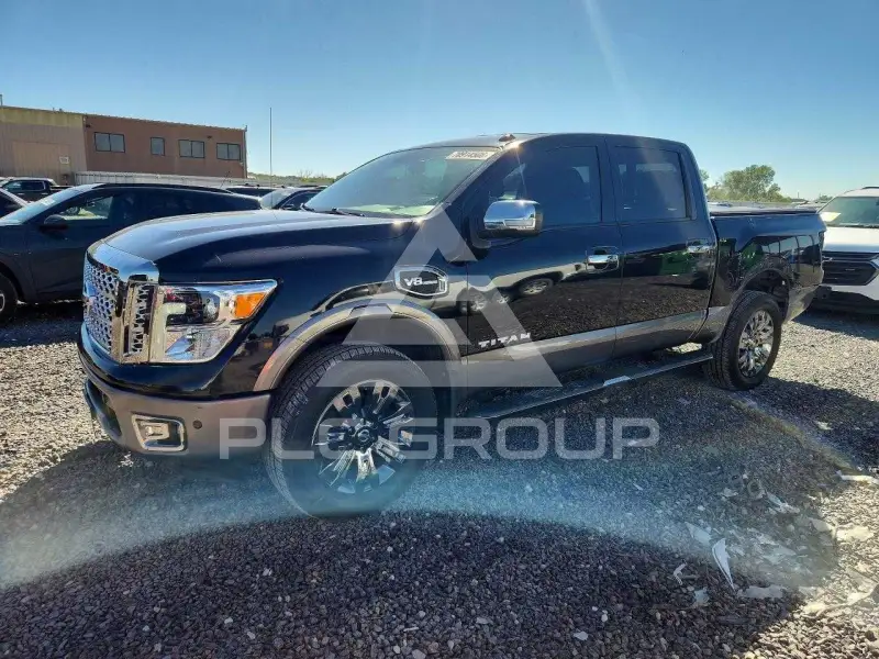 2017 Nissan TITAN фото