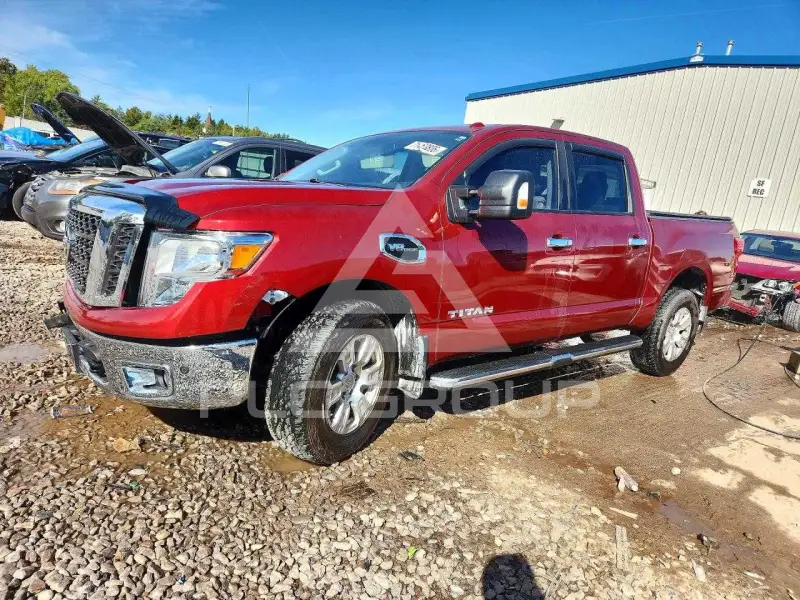 2017 Nissan TITAN фото