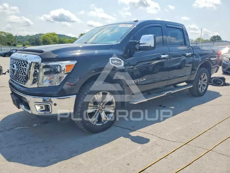 2017 Nissan TITAN фото