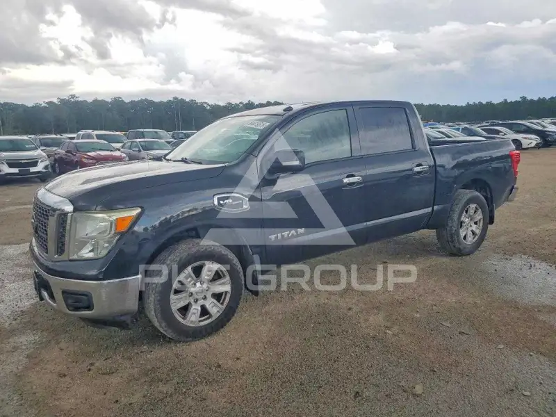 2017 Nissan TITAN фото