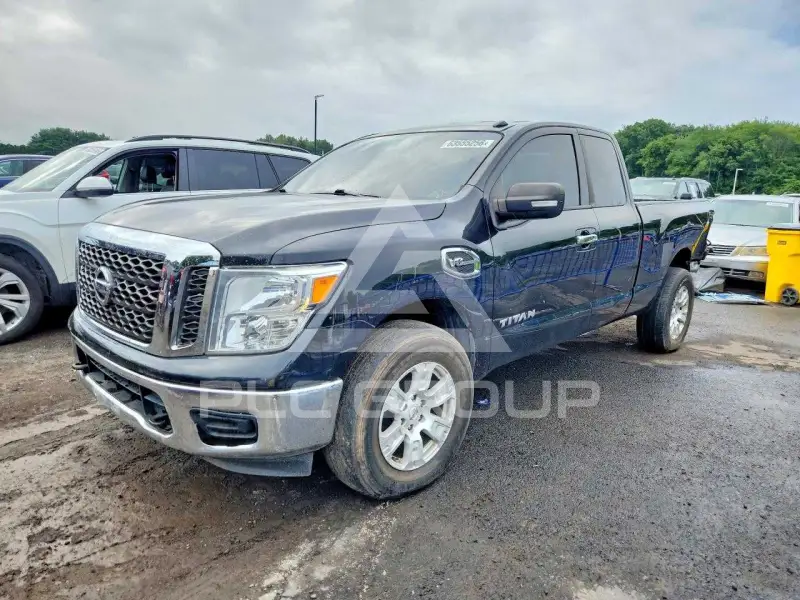 2017 Nissan TITAN photo