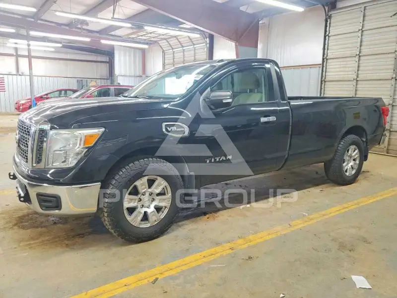 2017 Nissan TITAN photo