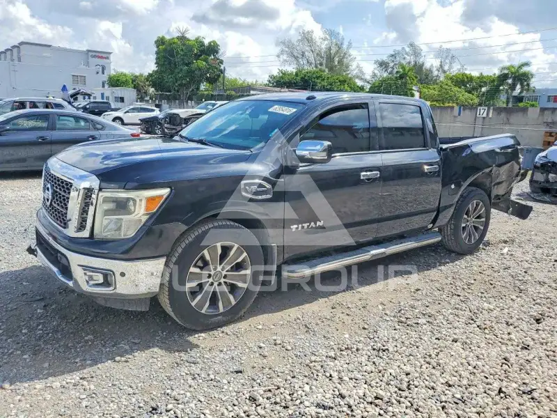 2017 Nissan TITAN фото