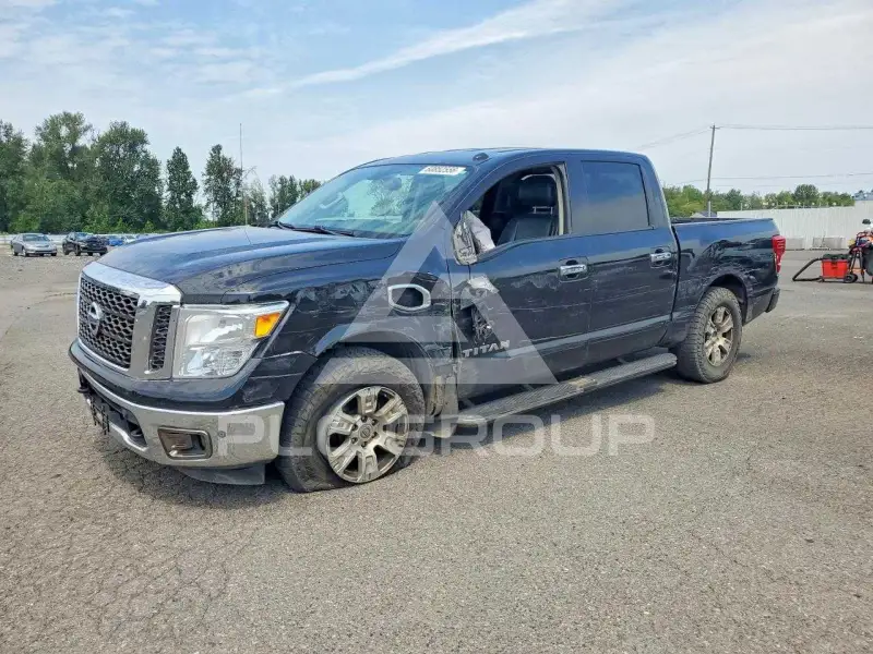 2017 Nissan TITAN фото