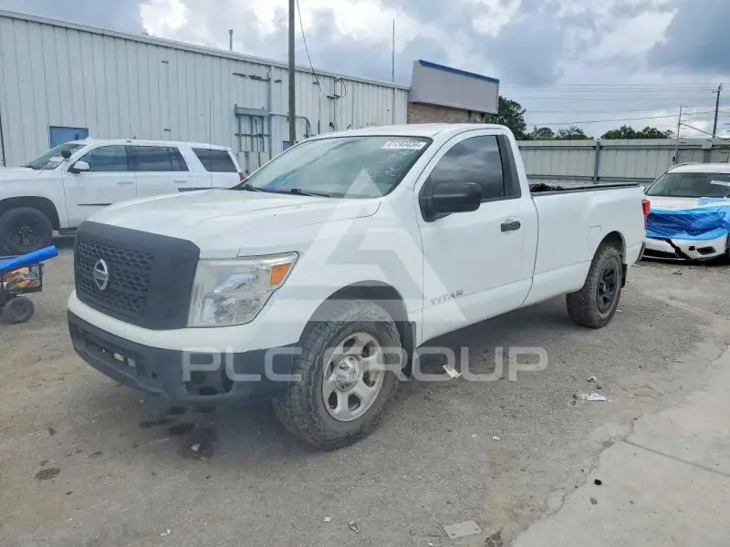 2017 Nissan TITAN фото