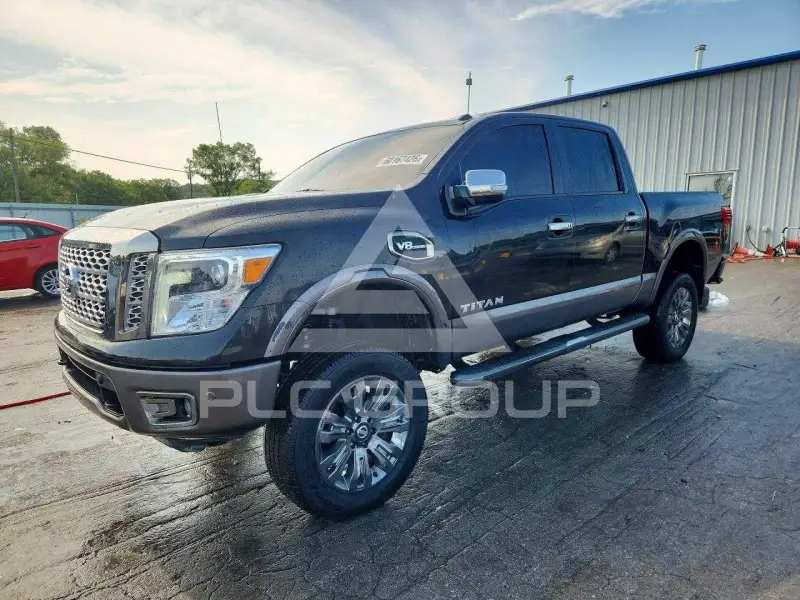 2017 Nissan TITAN фото