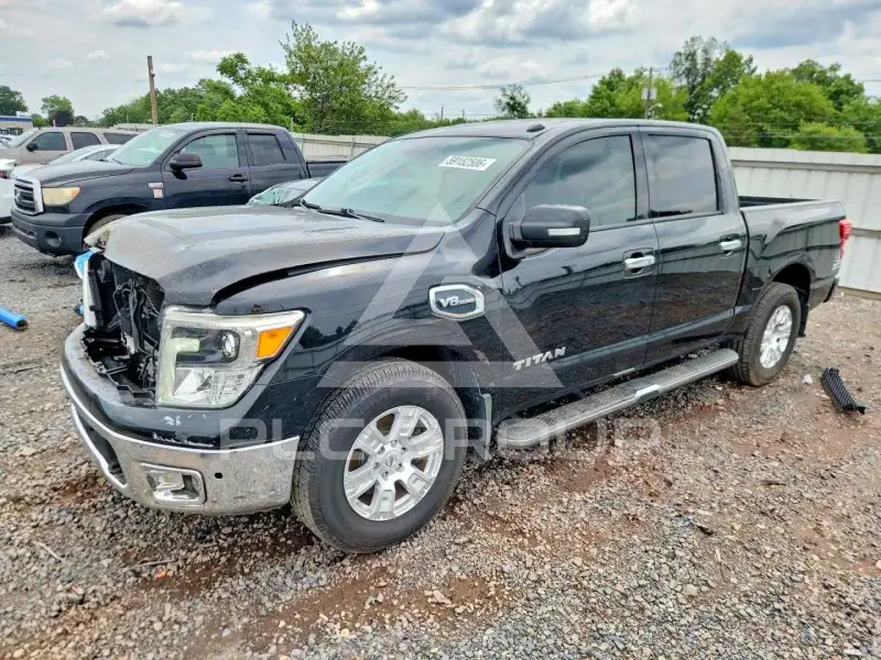 2017 Nissan TITAN фото