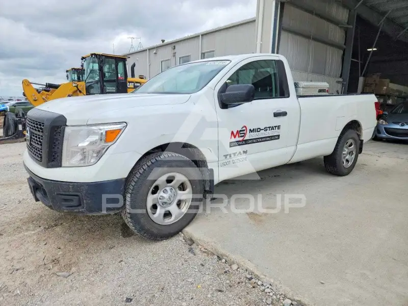 2017 Nissan TITAN фото