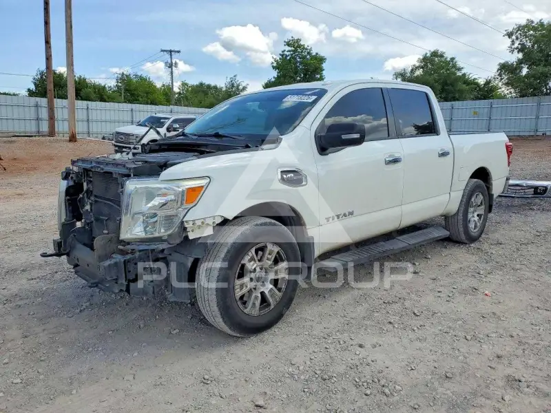 2017 Nissan TITAN фото