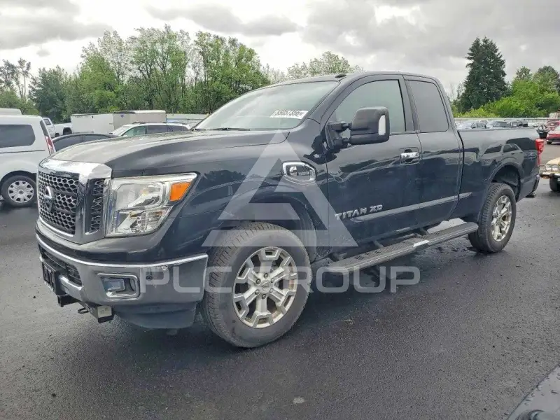 2017 Nissan TITAN фото