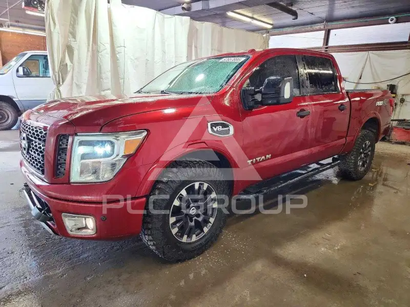 2017 Nissan TITAN фото