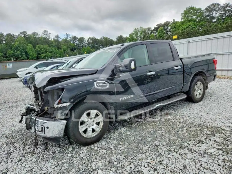 2017 Nissan TITAN фото