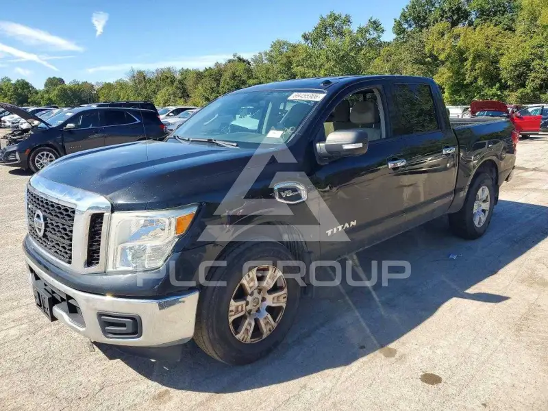 2017 Nissan TITAN фото