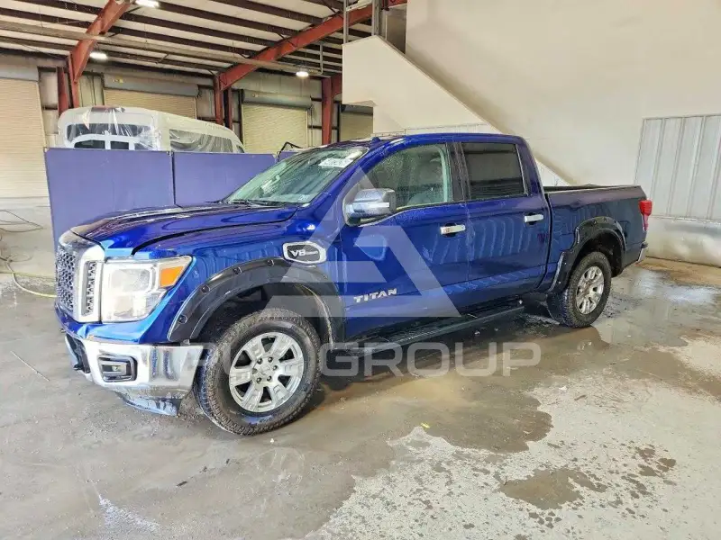 2017 Nissan TITAN фото